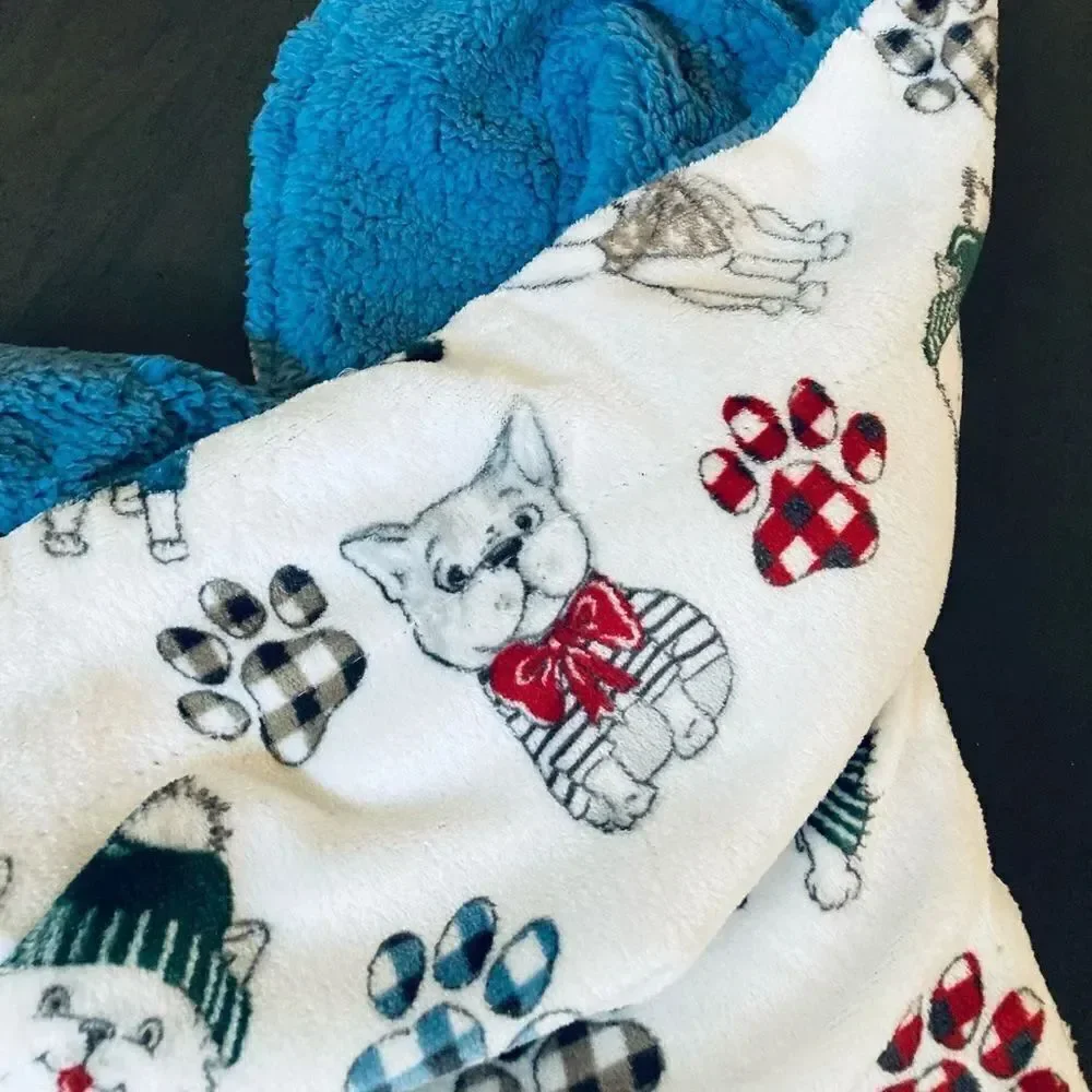 NWT Plush Sherpa Plaid Sweater Dog Pet Throw Blanket